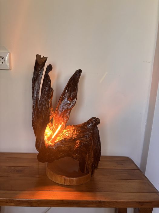 Lampa de living din lemn de soc