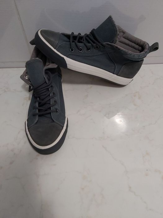 Teniși inalti, mărimea 40