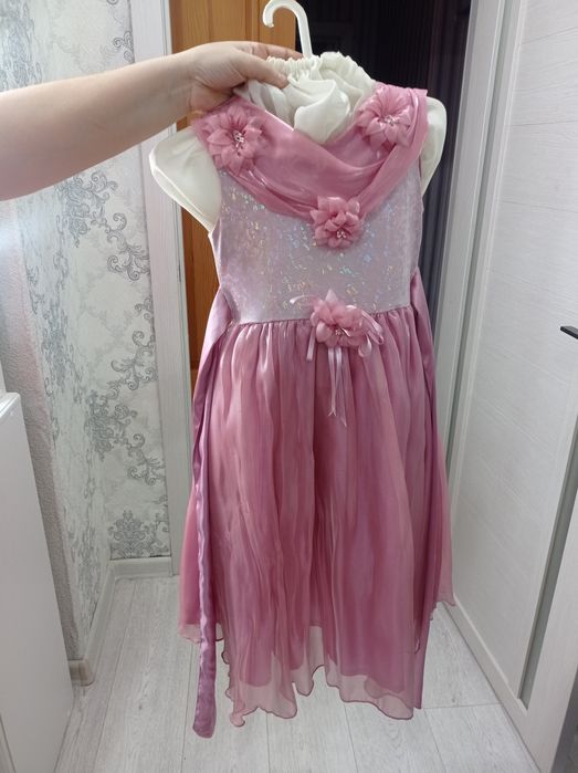 Продам детское платье для девочки