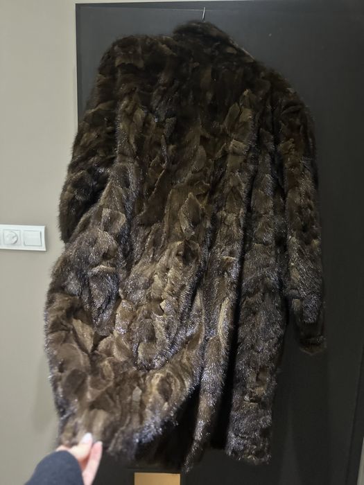 Палто от естествен косъм, дълго, цветът е кафяв М/Л размер