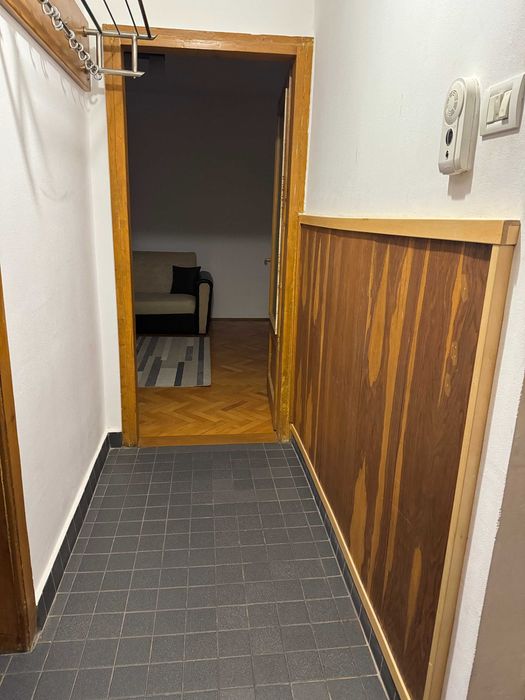 Inchiriez apartament cu 1 camera in zona centru