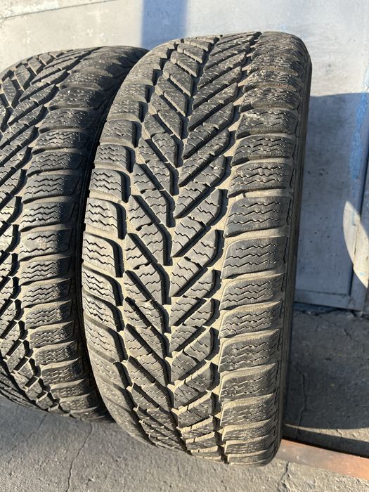 2 бр. зимни гуми 205/55/16 Debica 6+ mm DOT 3815