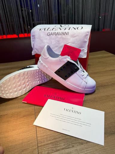 Спортни обувки Amiri, Luis Vuitton, Valentino