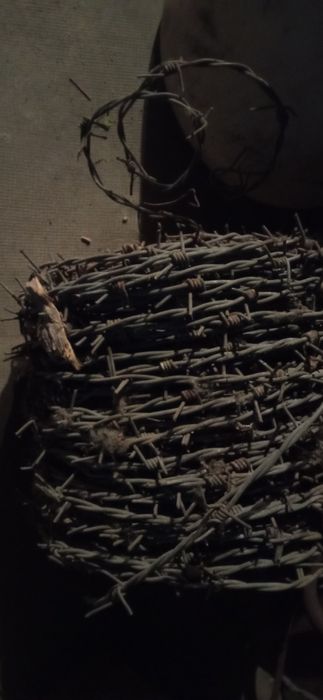 Продам колючую проволоку