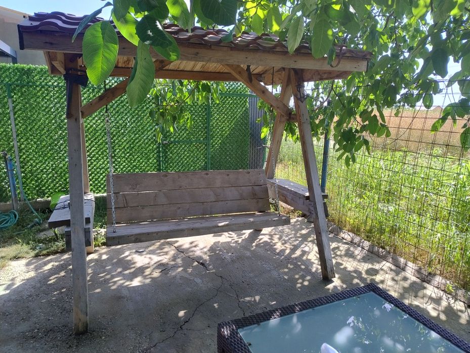 Vând leagăn din lemn
