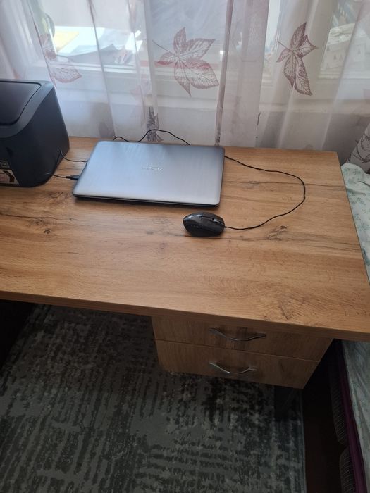 Продам письменный стол в идеальном состоянии