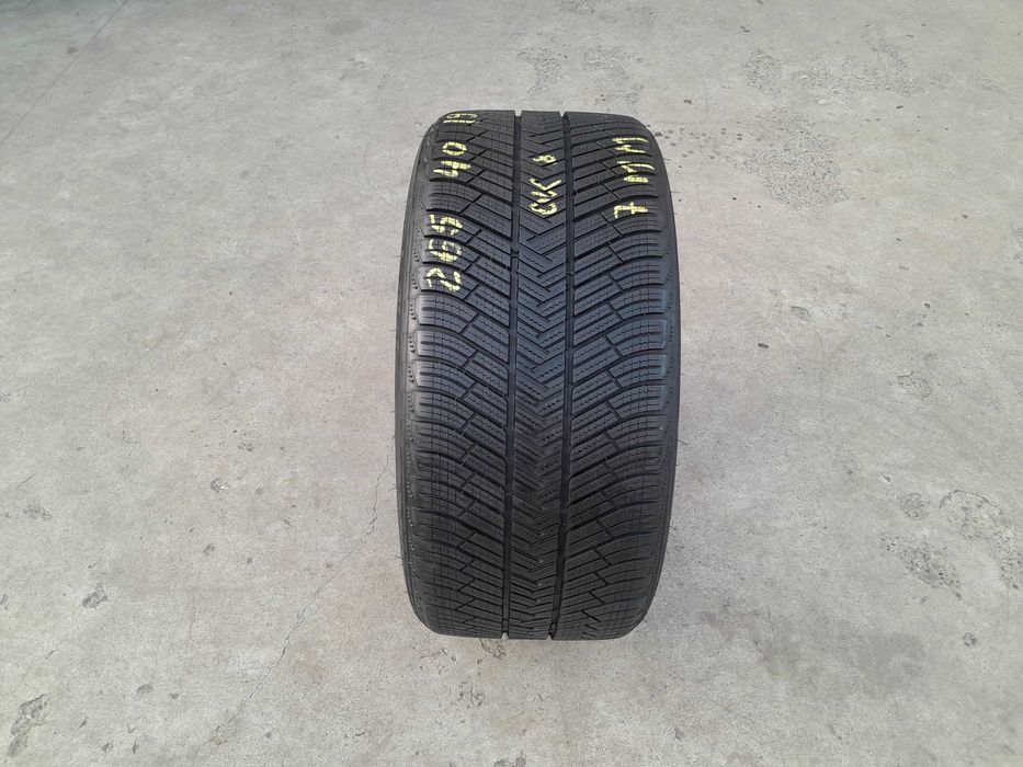 O anvelopa de iarna 265 40 19 michelin pilot alpin PA4 profil 7 mm