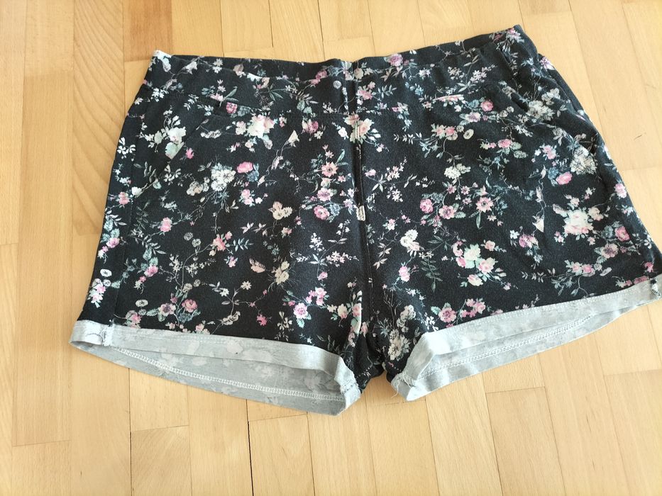 Pantaloni scurți dama mărimea XL