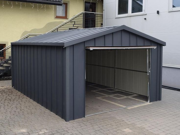 Vand garaj metalic  din panouri sandwich