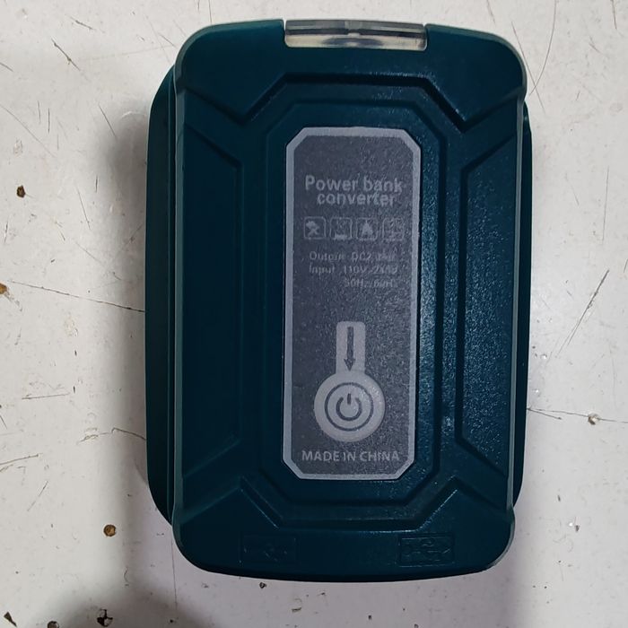 Lanterna led Makita cu power bank