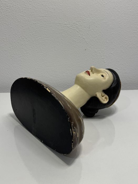 Statueta teracota, bust de femeie. Lucrata si pictata manual. Veche