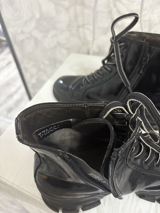 Продам Осенние черные ботинки