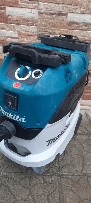 Makita vc4210L Прахосмукачка със Контакт АвтоТупалка Сухо Строителство Гипс Картон