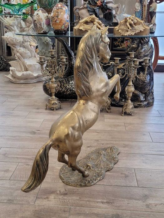 Statuetă- cal cabrat din alamă masivă,