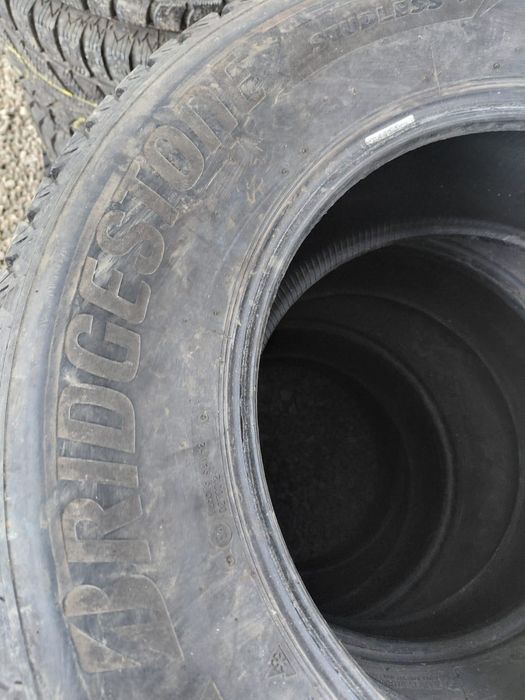 265/65 r17 de iarna 4 buc f bune BRIDGESTONE
