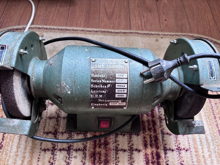 Polizor electric 220 V 3000rpm fabricat Sacele Romaniaputin folosit