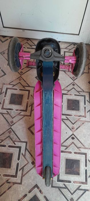 Детска Тротинетка Chillafish-със светещи колела