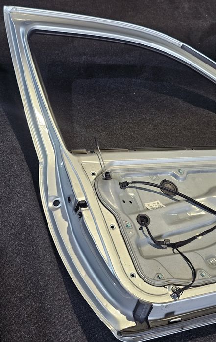 Usa stanga fata Volkswagen Golf 4 (2usi)
