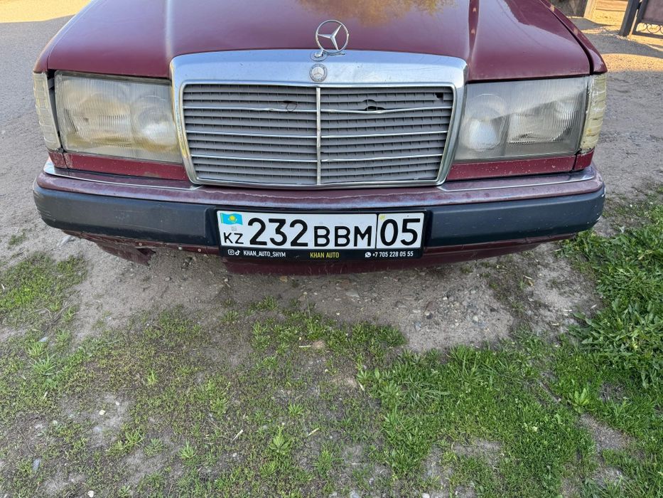 Обменяю машину mercedes е 200