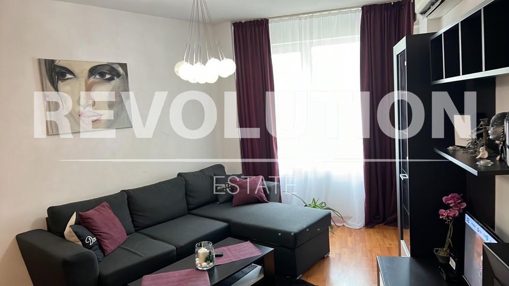 Двустаен апартамент в св. Константин и Елена!