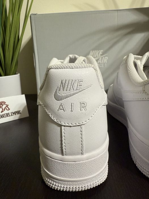Nike Air Force 1 Triple White