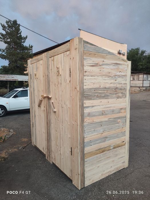 Продаем уличные туалеты, ящики, штакетник