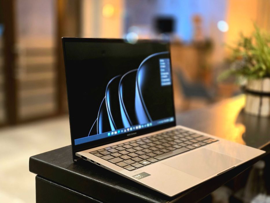 ASUS Zenbook S 13 UX5304MA