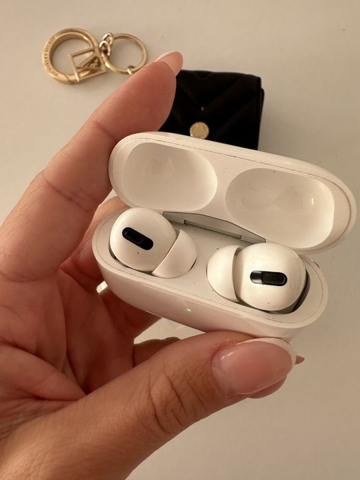 Слушалки Airpods pro 2, цена е 100 лв