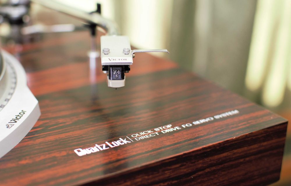 Проигрыватель виниловых дисков Victor Ql-5R