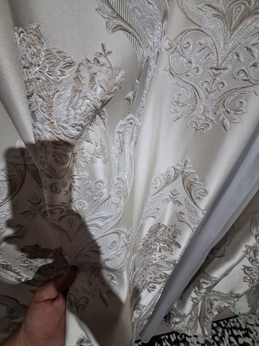 Продам шторы 8 метров