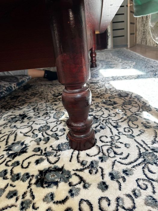 Стол со стульями