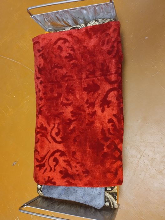 Продам куклу ГДР и кроватку советскую.