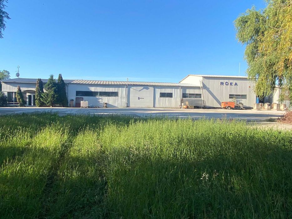 Hala cu dotari, afacere cu clienti, birouri-vestiare, teren, E60, langa Oradea