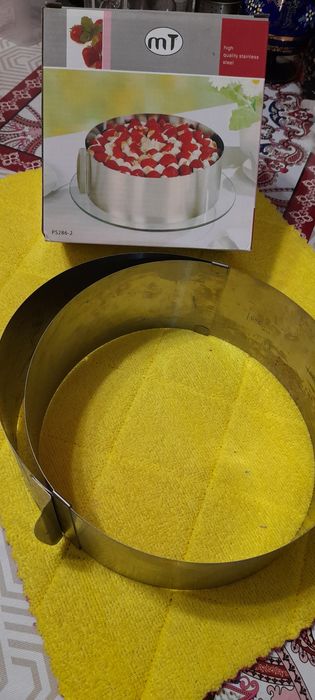 Продам чайник,тарелки разные