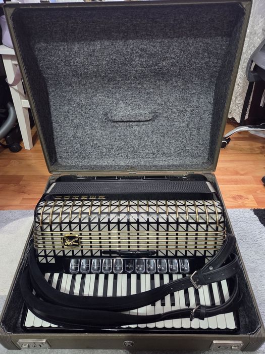 Vând acordeon HOHNER Atlantic 4 De Luxe