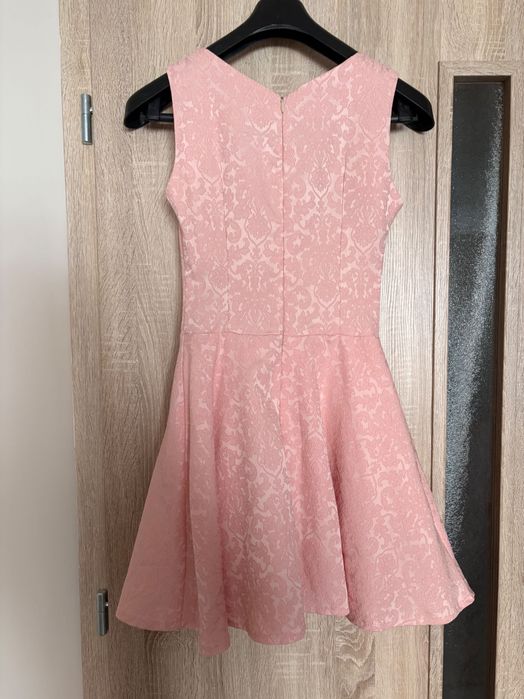 Къса Розова рокля