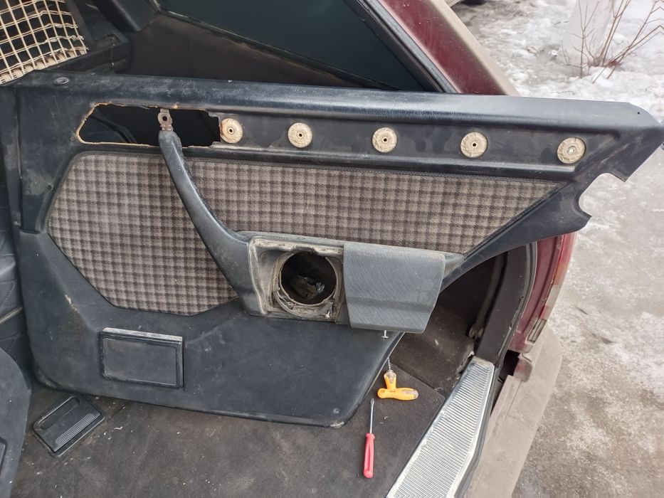 Дверные карты на мерседес 124 универсал