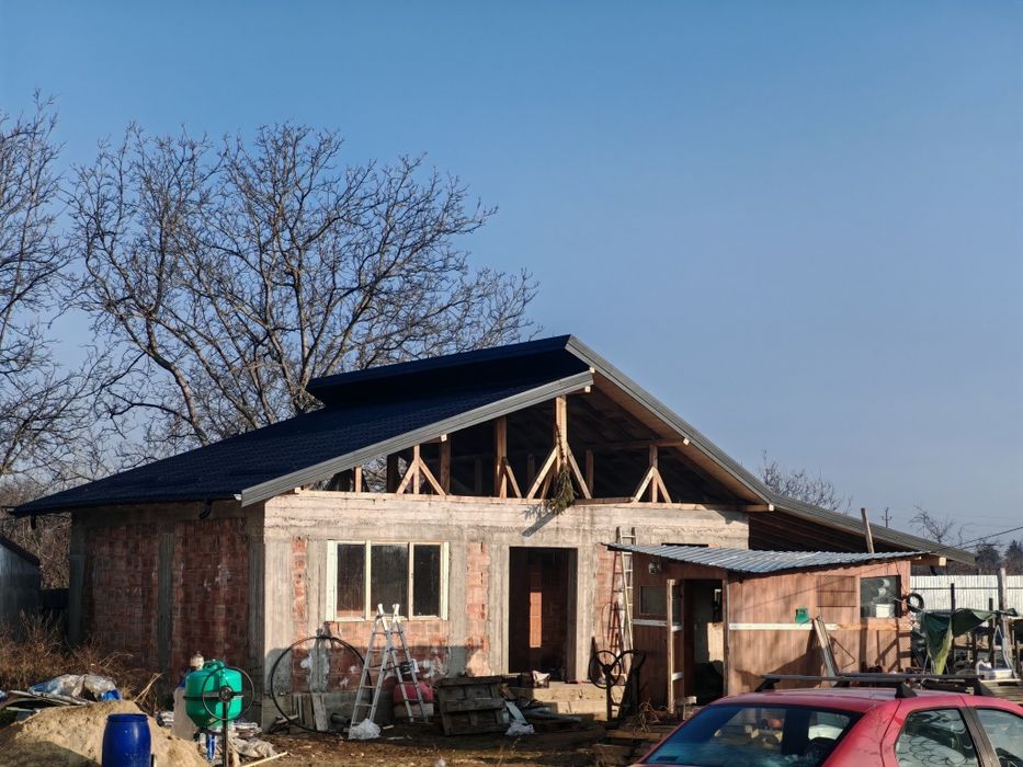 Vând casă Lipănești