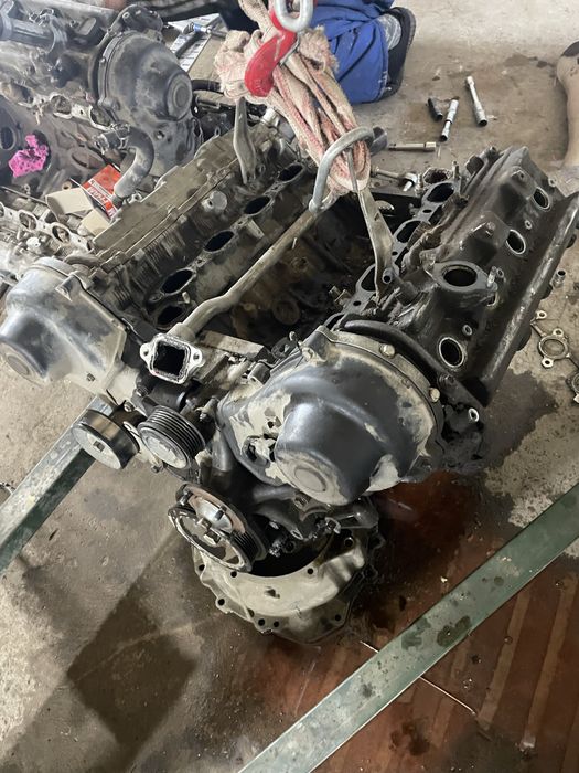 Дигатель на J100 2uz fe