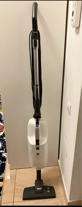 Aspirator vertical Miele cu sac Swing H1 Ecoline