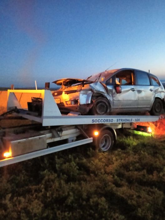 Asistenta rutiera BOTOSANI Platforma auto Tractari auto, Trailer