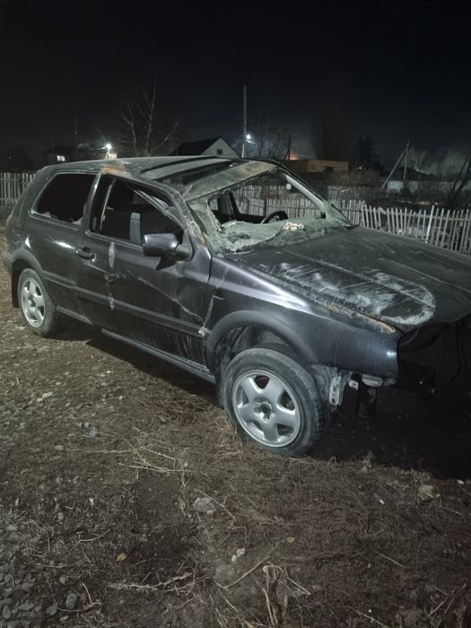 Продам запчасти на фольцвеген гольф.