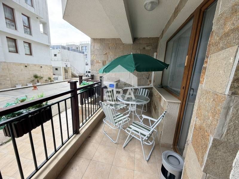 Двустаен, обзаведен, южен апартамент за продажба, с морска панорама, в