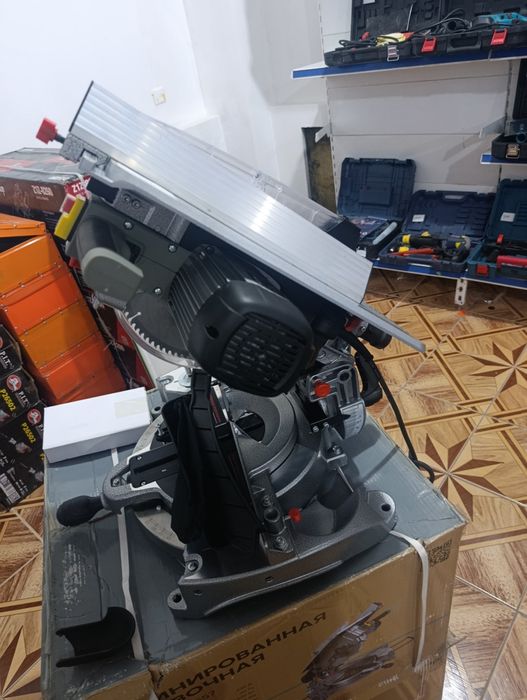 Торцовочная пила Кедр