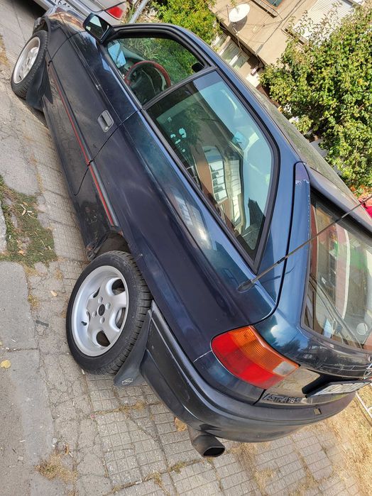 Автомобил Opel Astra