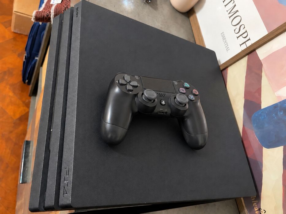 Ps4 pro 1tb in starea perfectă