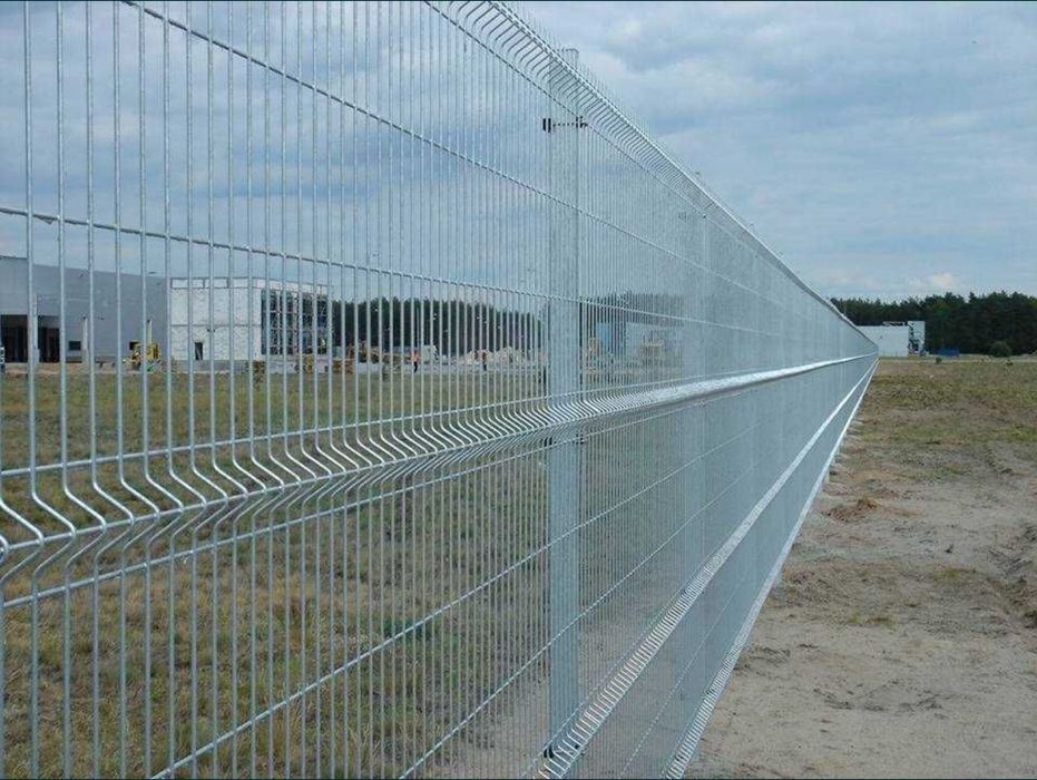 Imprejmuiri terenuri cu plasa bordurata
