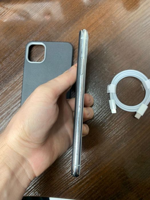 Айфон 11 про Макс в хорошем состоянии