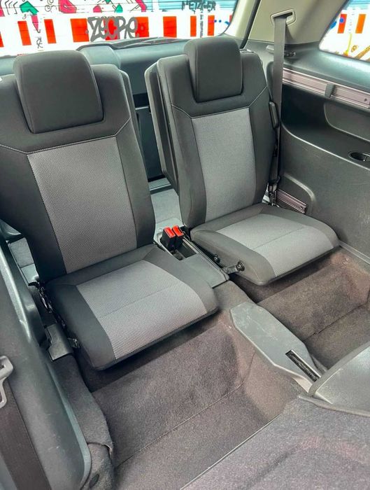 Opel zafira 2012