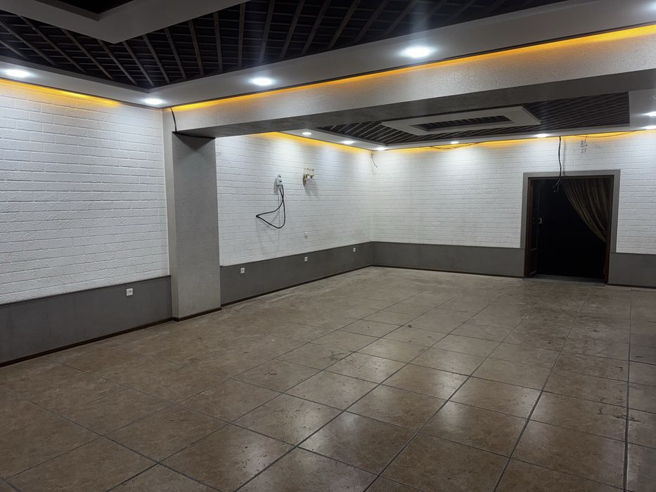 Нотурар жой ижарага берилади. Семурғ орқасида, олдинги Уголок кафе